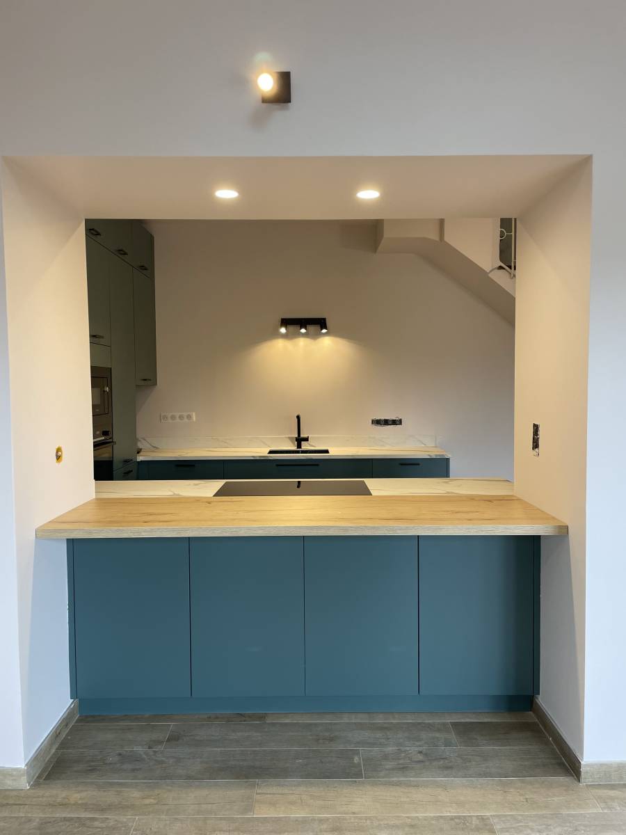 Cuisine avec snack bois