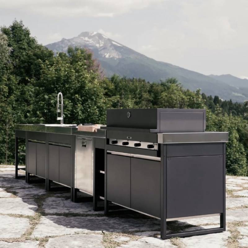 Cuisine d'extérieur sur mesure en inox thermolaqué, à Peypin, proche de Marseille