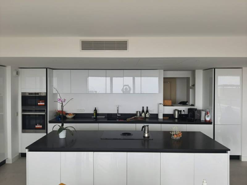 cuisine sur mesure blanche italienne