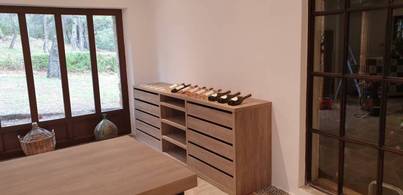 présentoir en bois à bouteilles