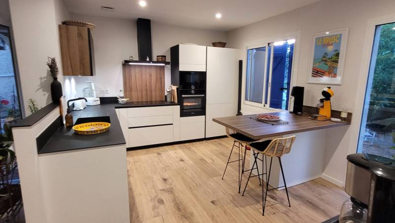 cuisine moderne blanche et bois